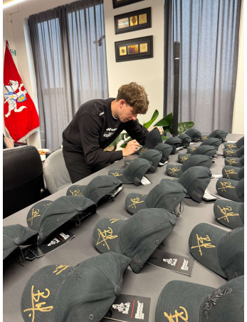 DAKAR Navigator Dust kepuraitė su parašais | Benediktas Vanagas ir Aisvydas Paliukėnas